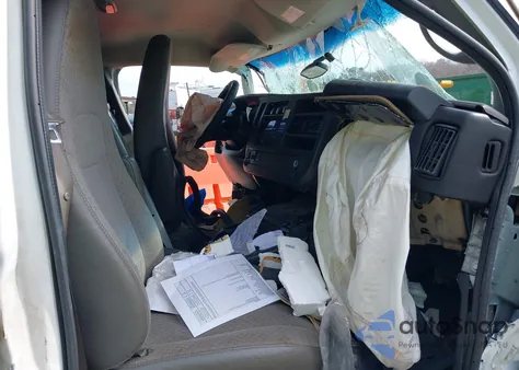 2013 Chevrolet Express 2500 Work Van z USA, uszkodzony, nr VIN 1GCWGFCA5D1181268